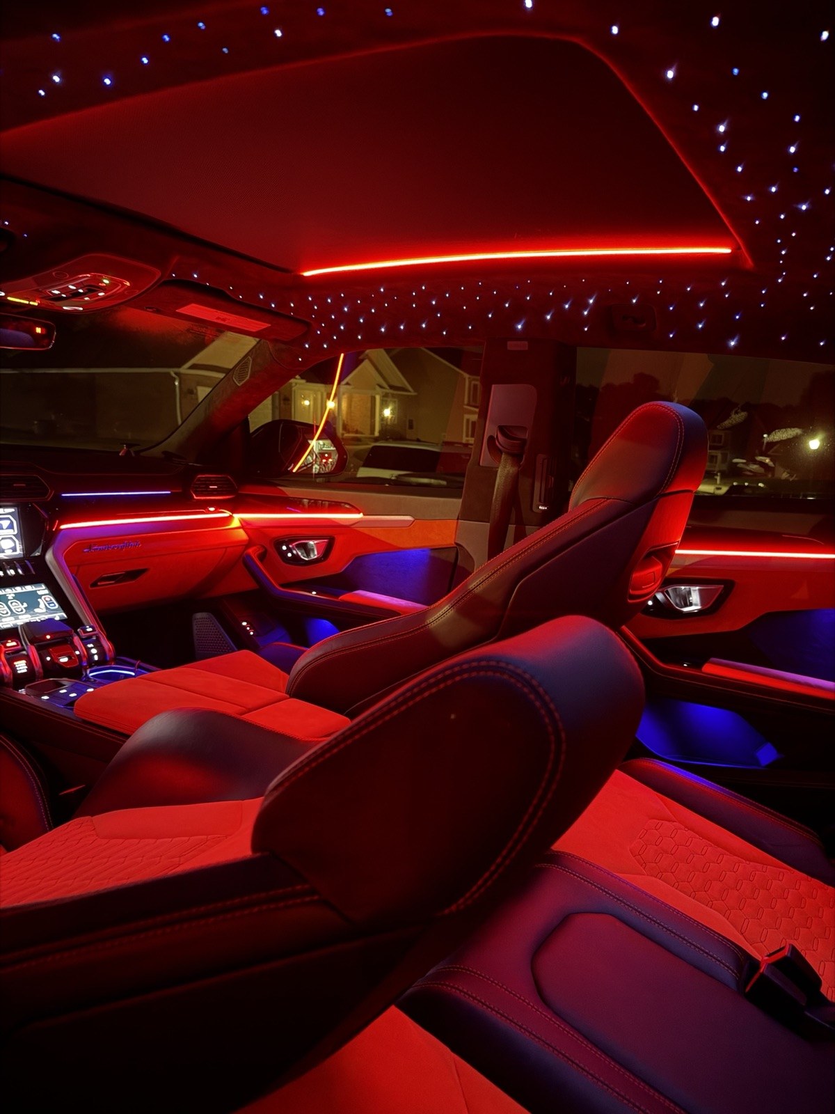Lamborghini Urus red starlight interior